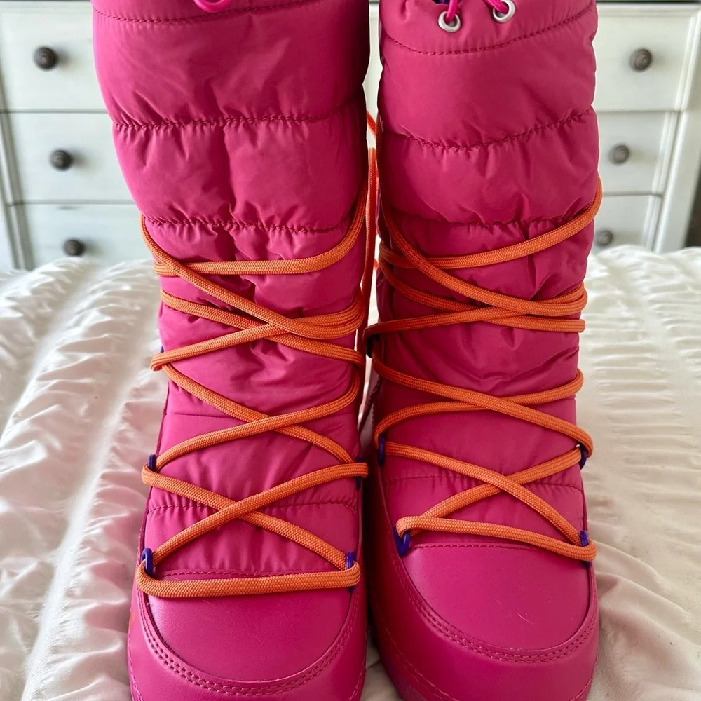 Inuikii Pink Snow Boots with Pink with Orange Laces womens sz 7.5 (38) NWOT